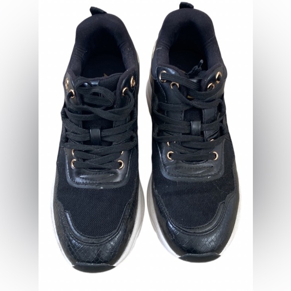 ALDO Black and Gold 👟 - Picture 4 of 7